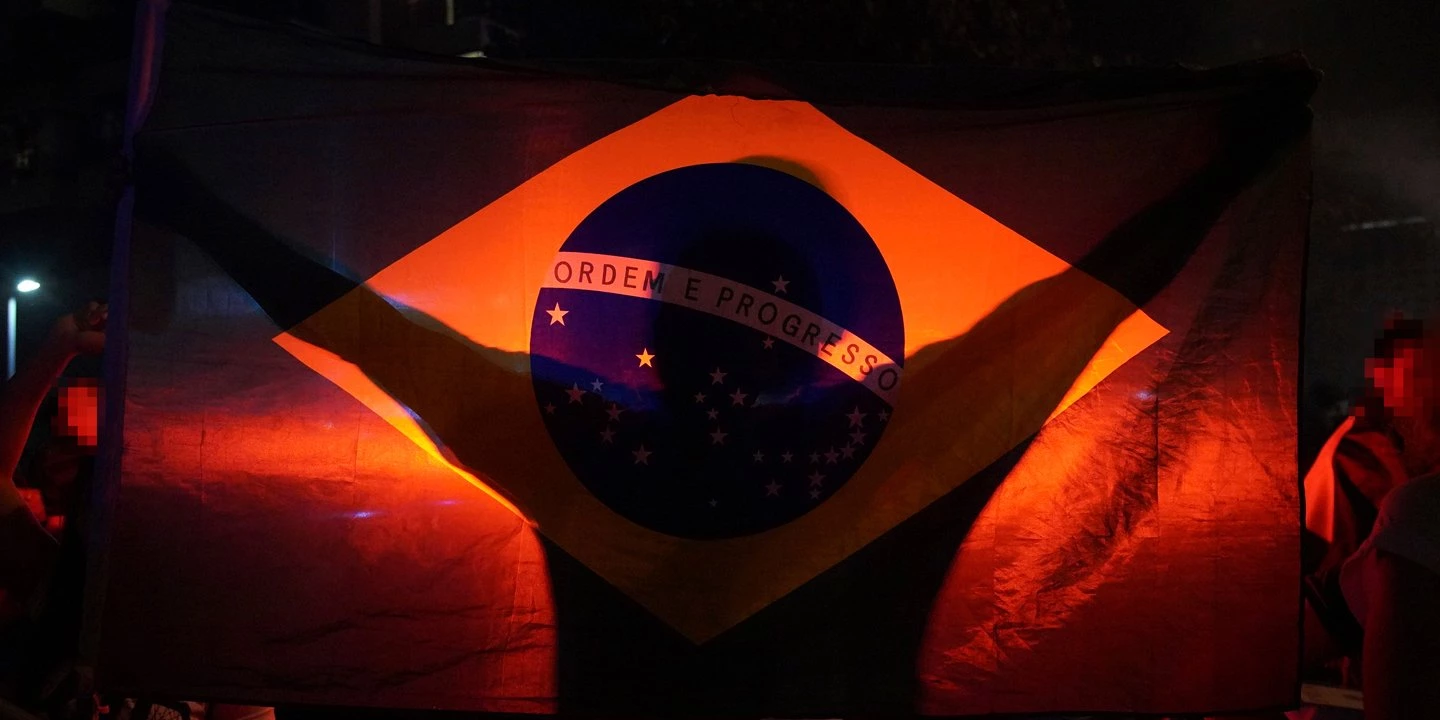 Mídia inglesa vê camisa do Brasil como um “crime contra o bom