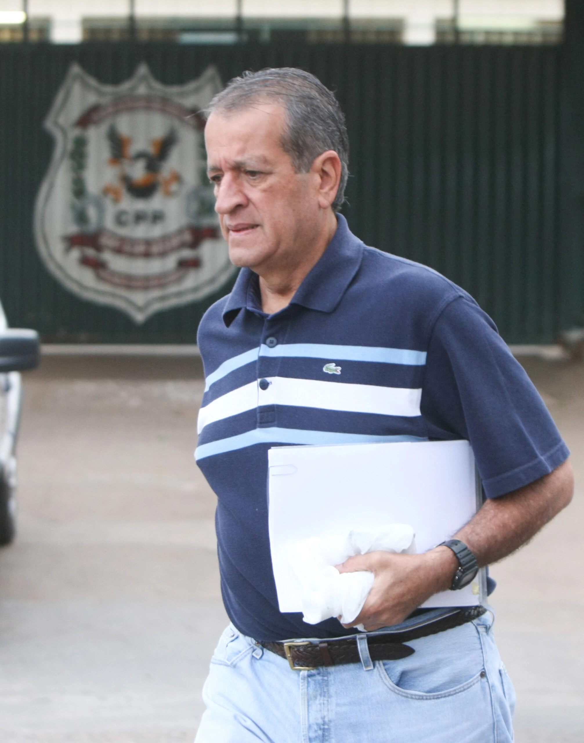 08.07.2014 - Condenado no caso do mensalão, o ex-deputado Valdemar da Costa Neto deixa o CPP (Centro de Progressão Penitenciária) para trabalhar.