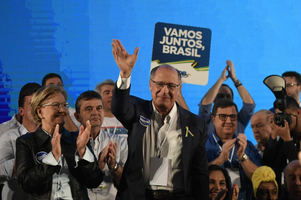 Convenção Nacional do PSDB lança Geraldo Alckmin como candidato a presidente nas eleições de 2018. A senadora Ana Amélia (PP-RS) será candidata a vice-presidente.
