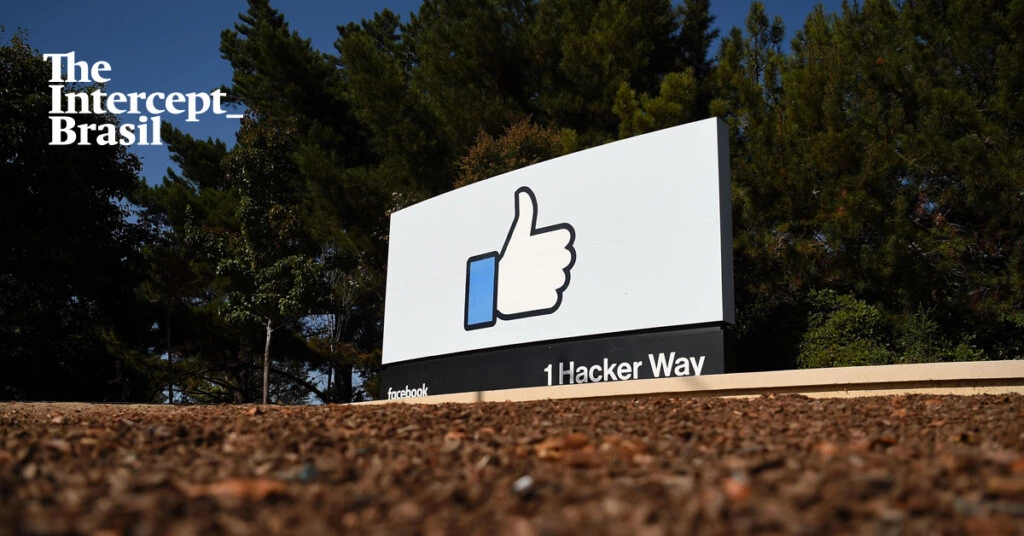 O sinal de “curtir” instalado no campus da sede corporativa do Facebook em Menlo Park, Califórnia, em 23 de outubro de 2019.