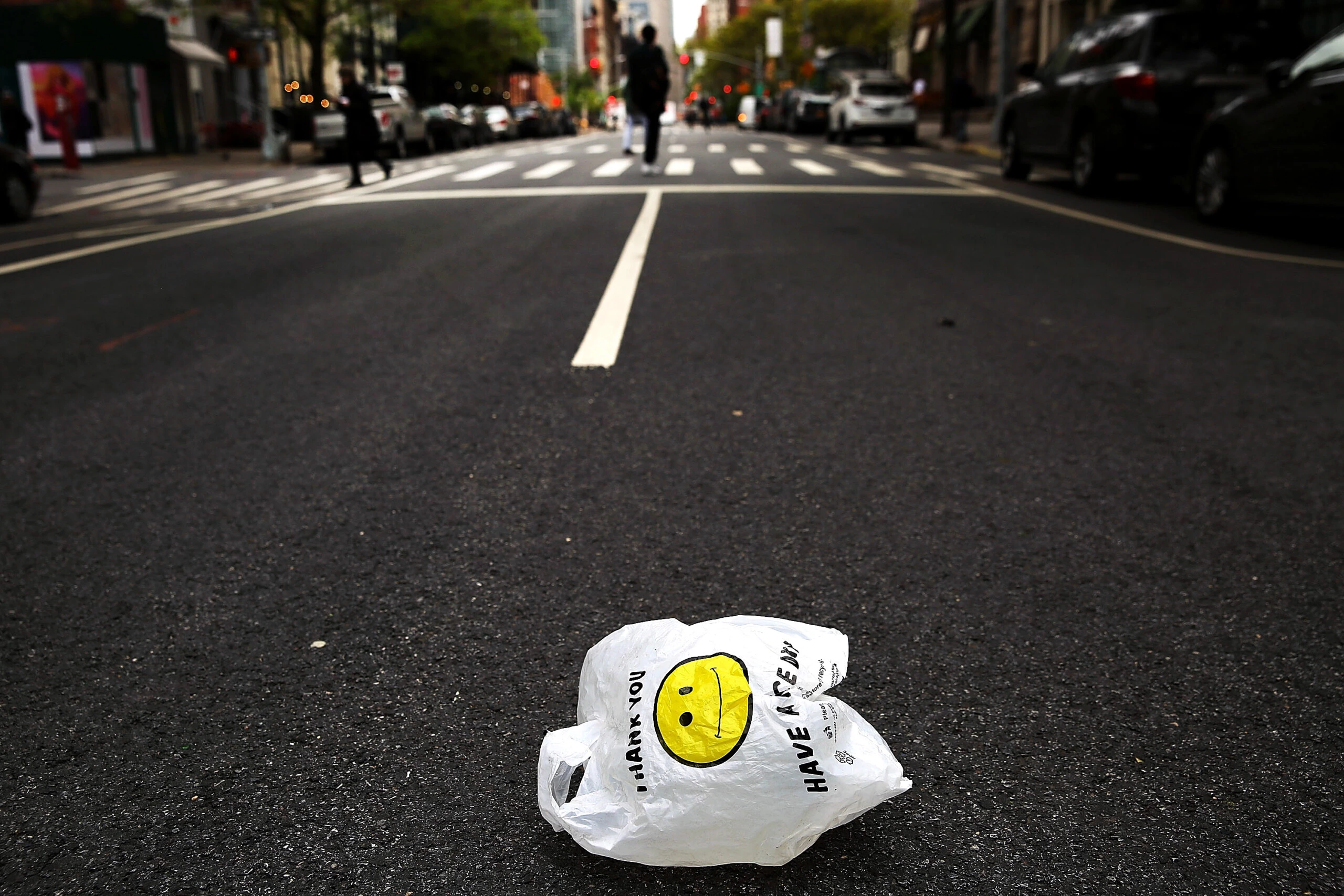Uma sacola plástica em rua de Manhattan em 5 de maio de 2016.