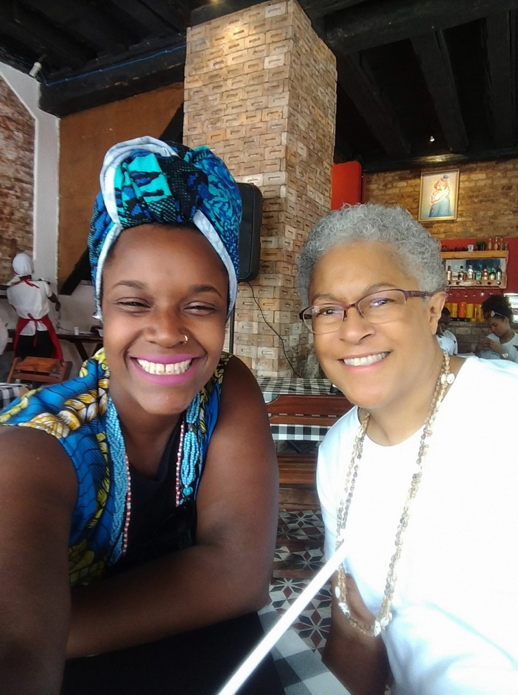 Winnie Bueno e Patricia Collins.